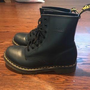 BARELY WORN DOC MARTENS size 10